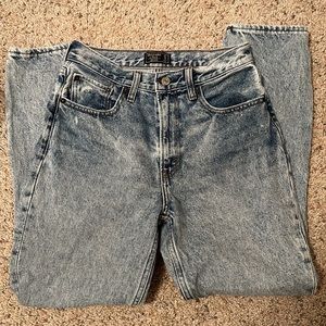 Abercrombie and Fitch high rise mom jean